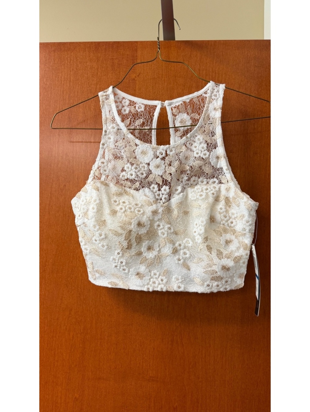 Sequin Hearts Womens Size 9 White Lace Crop Top NWT Short